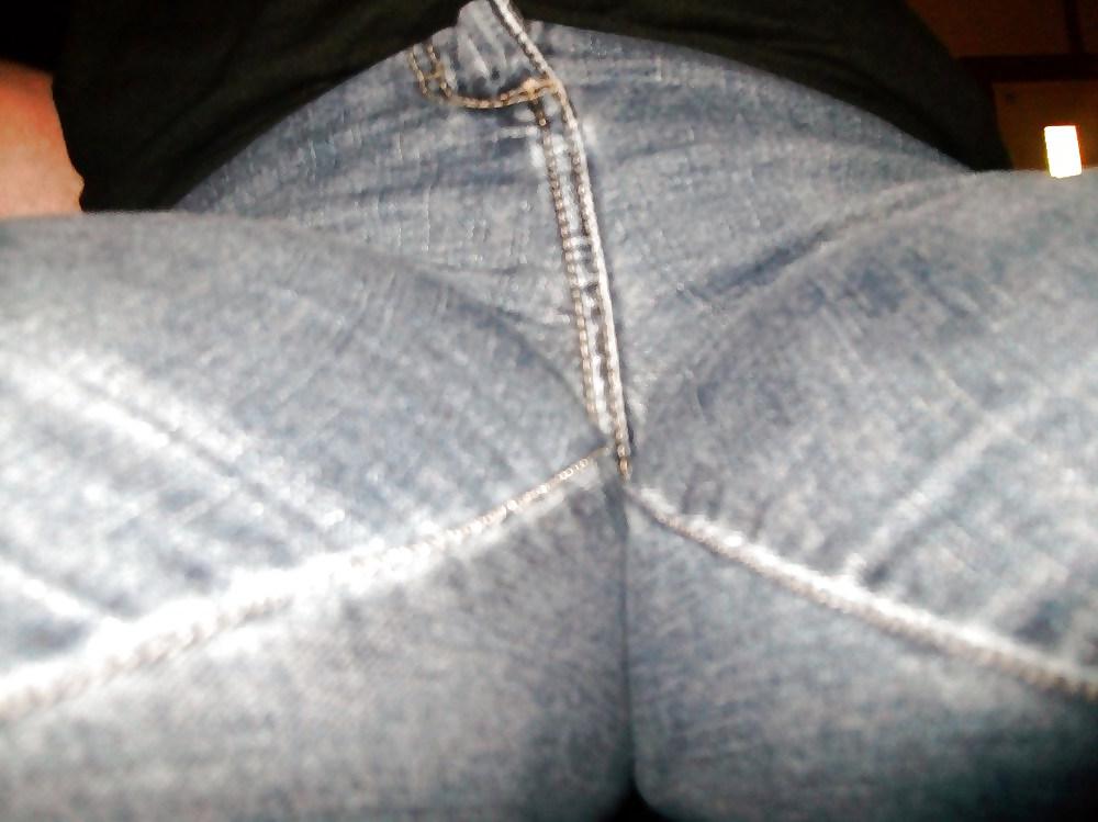 25P Non nude in jeans