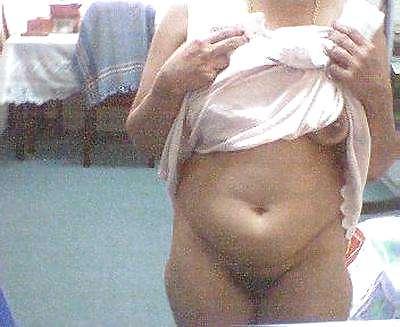 11P FAT AND OLD ARAB WOMEN