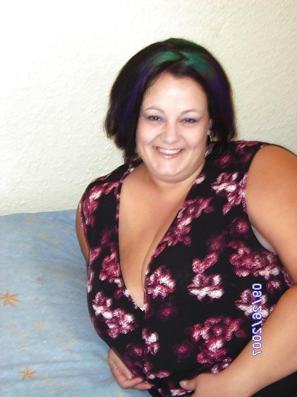 17P Fat Wife fucks ANYONE!