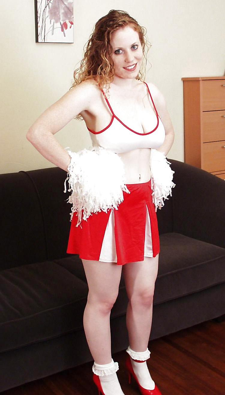25P Kira Redhead Amateur Is A Innocent Cheerleader