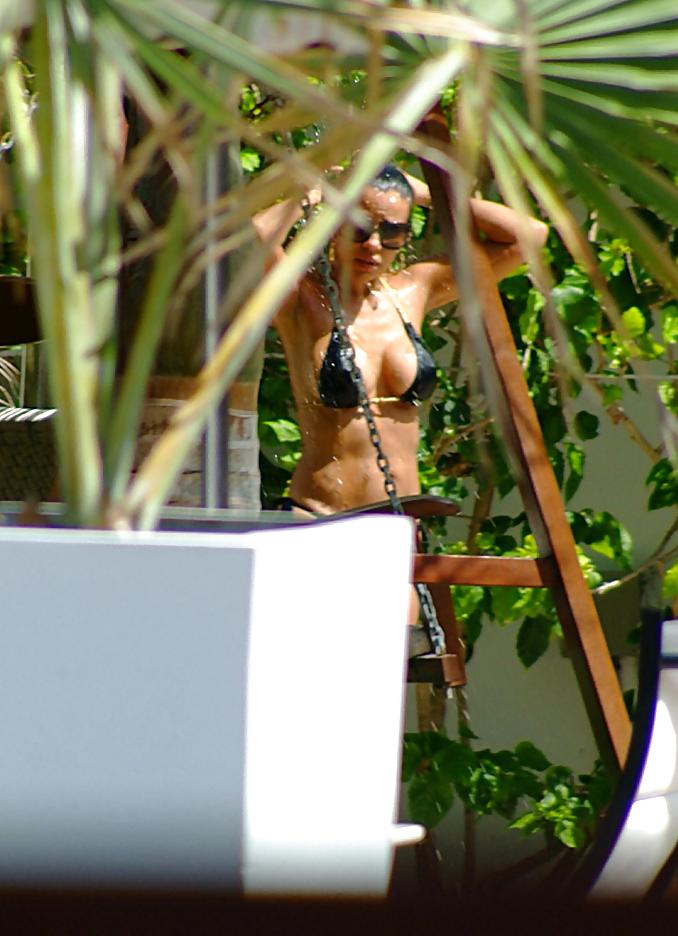 12P Vida Guerra at the beach in a thong