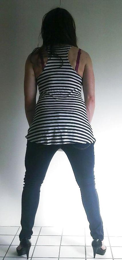 25P Casual in jeans cd tv
