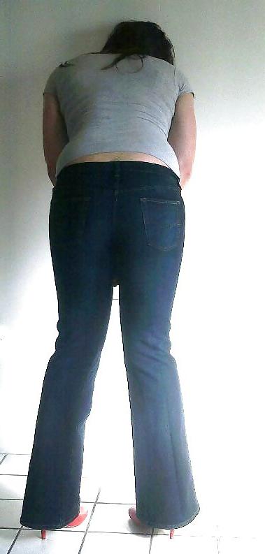 25P Casual in jeans cd tv