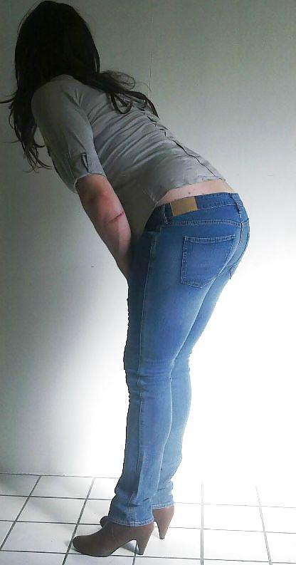 25P Casual in jeans cd tv