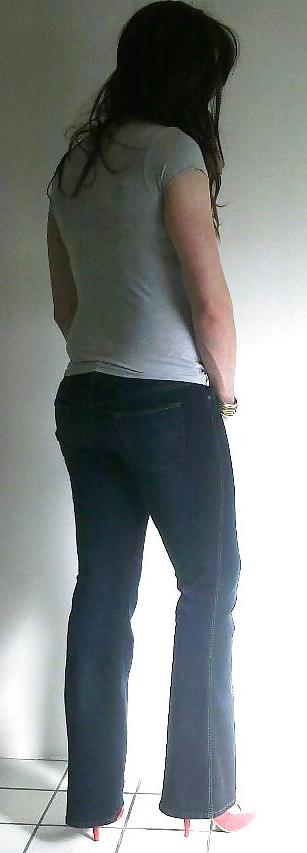 25P Casual in jeans cd tv