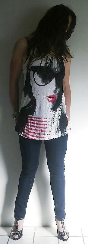 25P Casual in jeans cd tv