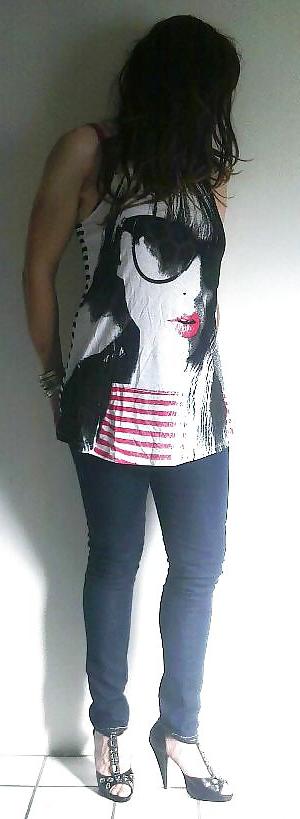 25P Casual in jeans cd tv
