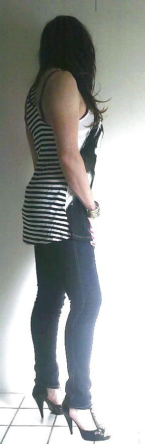 25P Casual in jeans cd tv