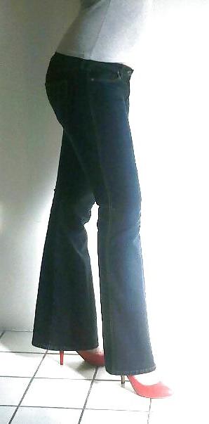25P Casual in jeans cd tv