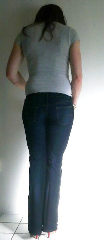 25P Casual in jeans cd tv