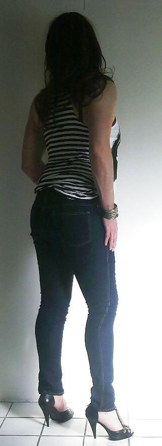 25P Casual in jeans cd tv