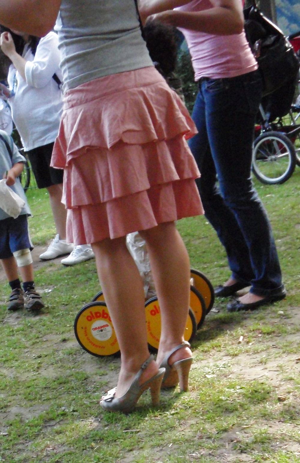 19P HH-Lovers High heel babes on the street! Any fantasy?