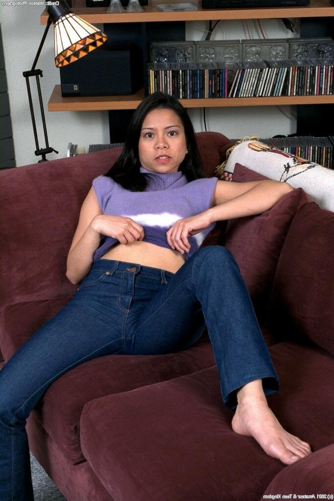 16P Dark-haired Asian babe Peggy cannot stop rubbing her insatiable hairy twat