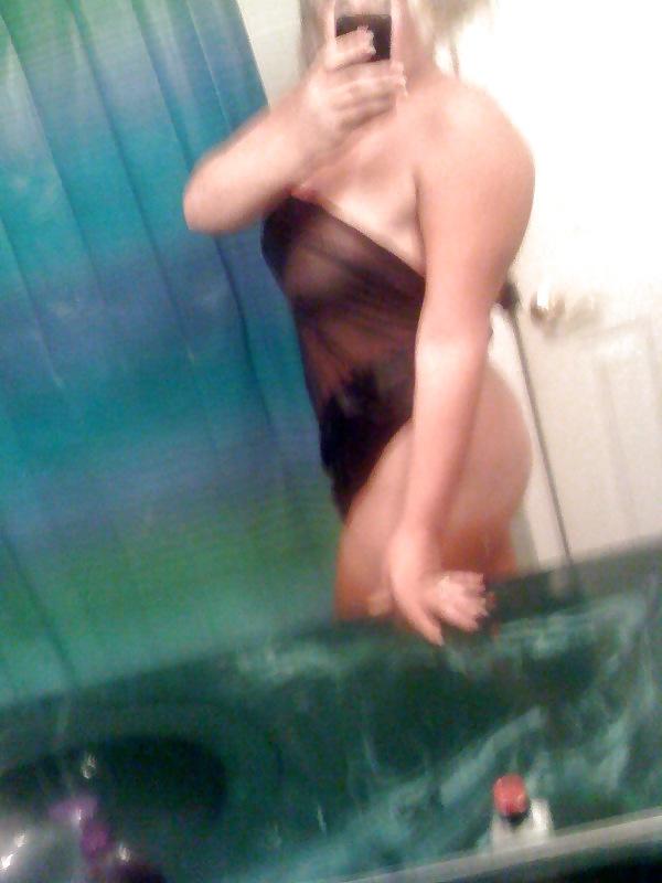 25P Hot Milf nude bathroom photos