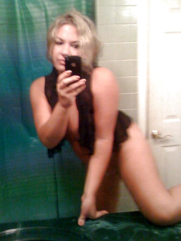 25P Hot Milf nude bathroom photos