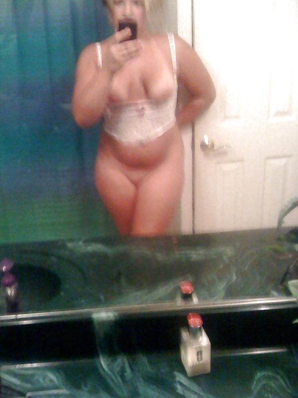 25P Hot Milf nude bathroom photos