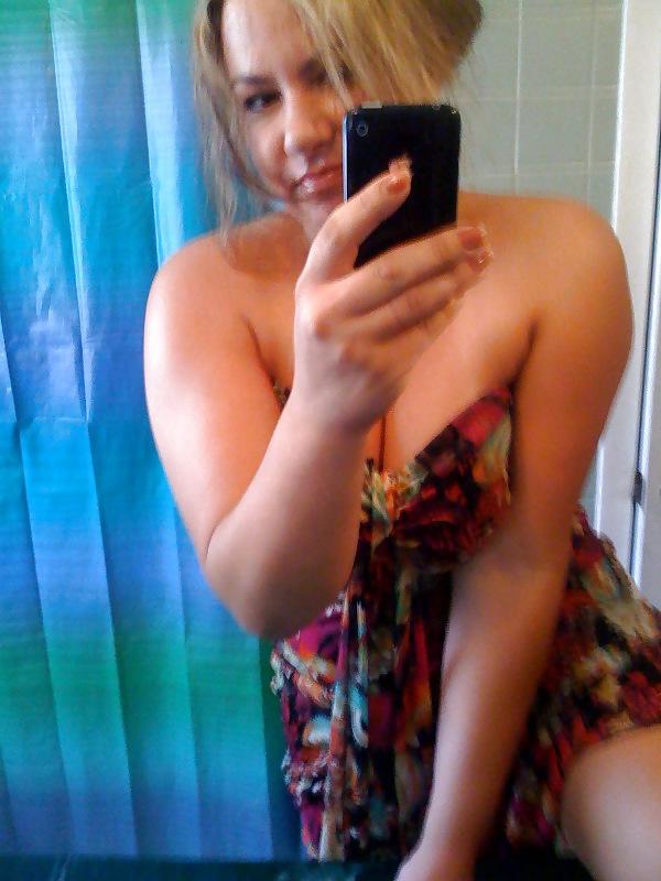 25P Hot Milf nude bathroom photos