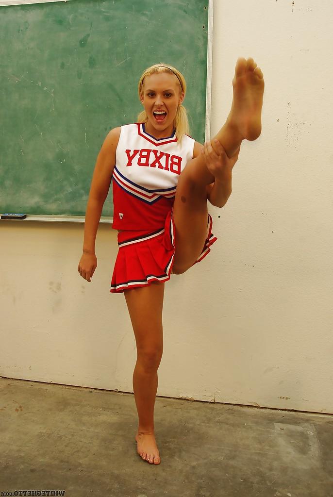 16P Nasty cheerleader Jamey James stripping and exposing her bare feet