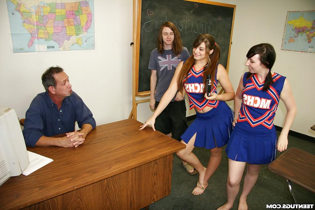 16P Lecherous cheerleaders have some handjob fun with a thick dick