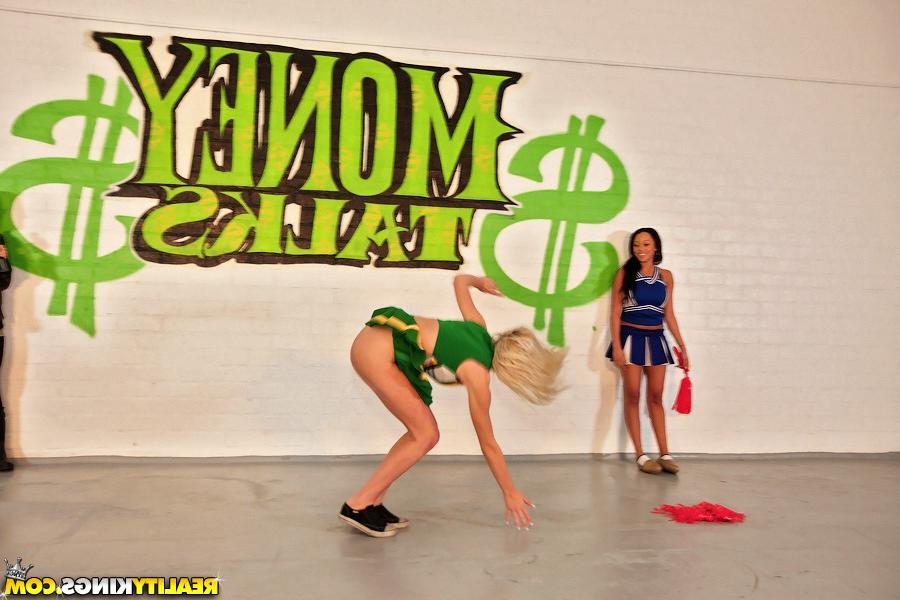 16P Sexy cheerleader Samantha Mendexz has no panties under her skirt