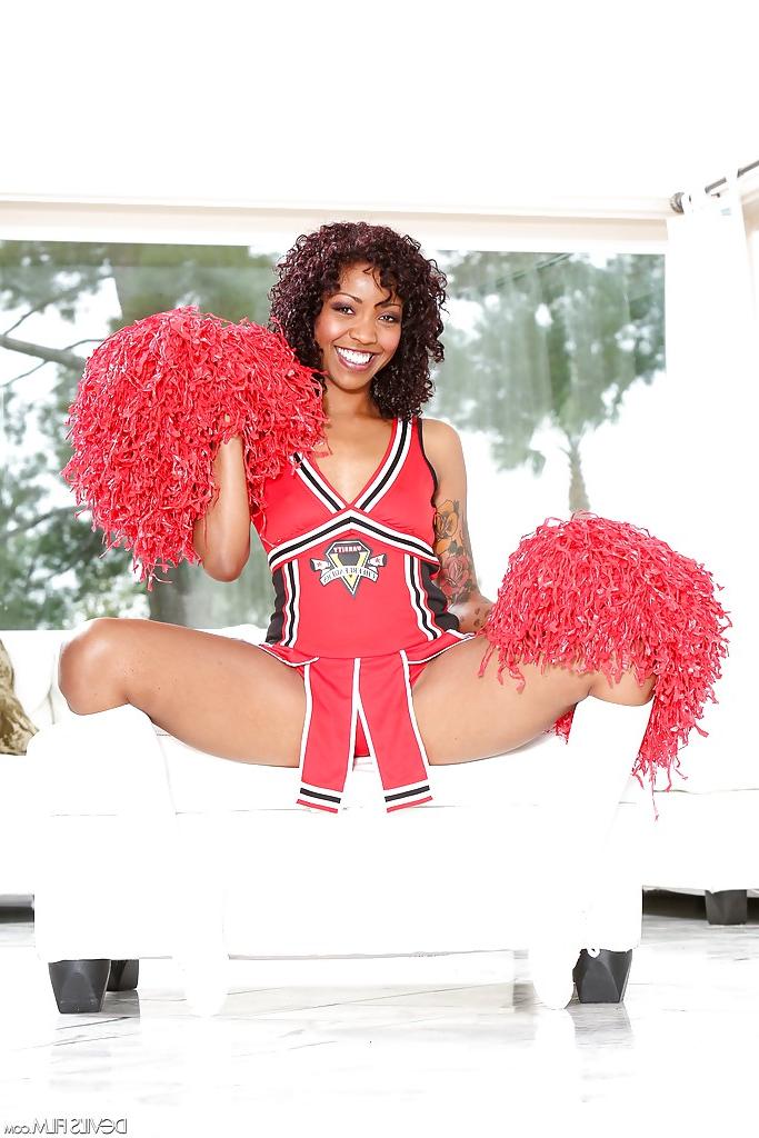 16P Ebony cheerleader Devils Film is showing all of her tattoos