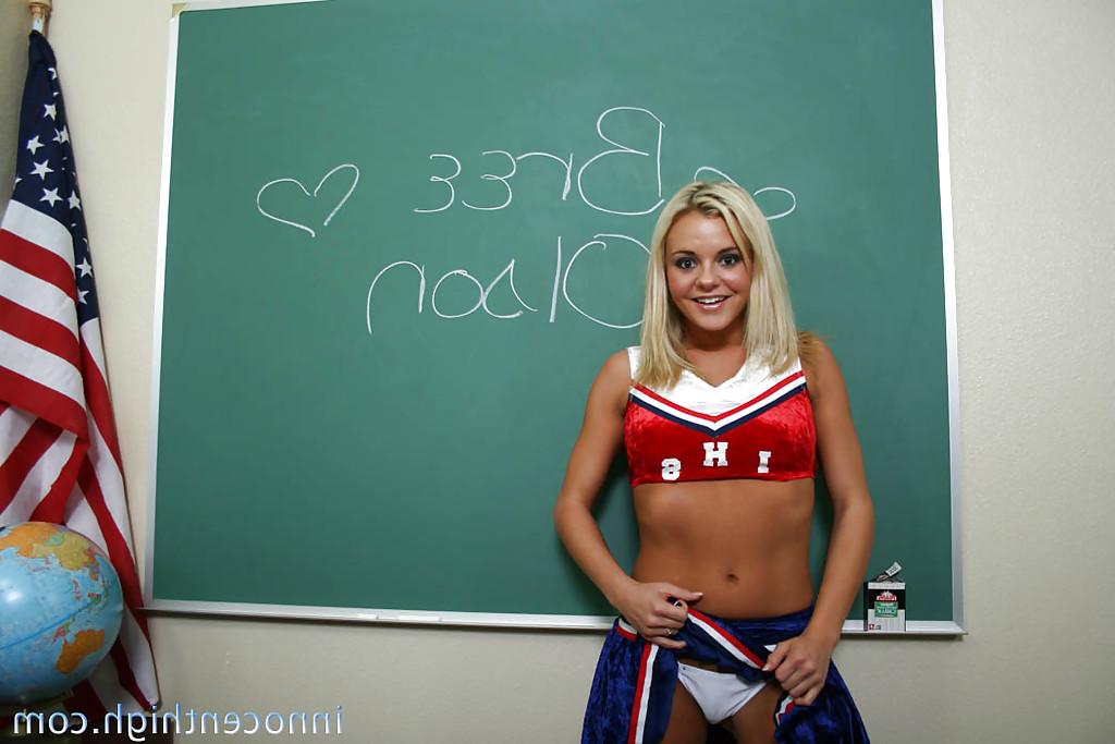 16P Nasty cheerleader Bree Olson revealing her big tits and shaved cunt