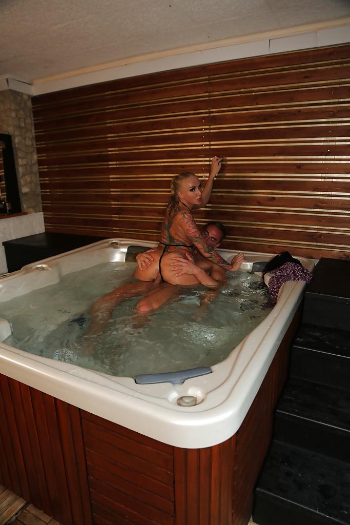 16P Tattooed European MILF pornstar Kayla Green riding cock in hot tub