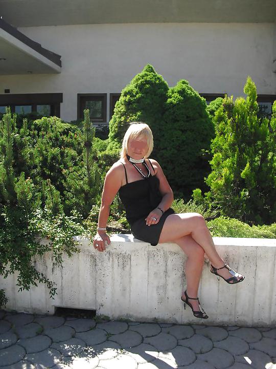 9P My Blonde Aunt in miniskirt