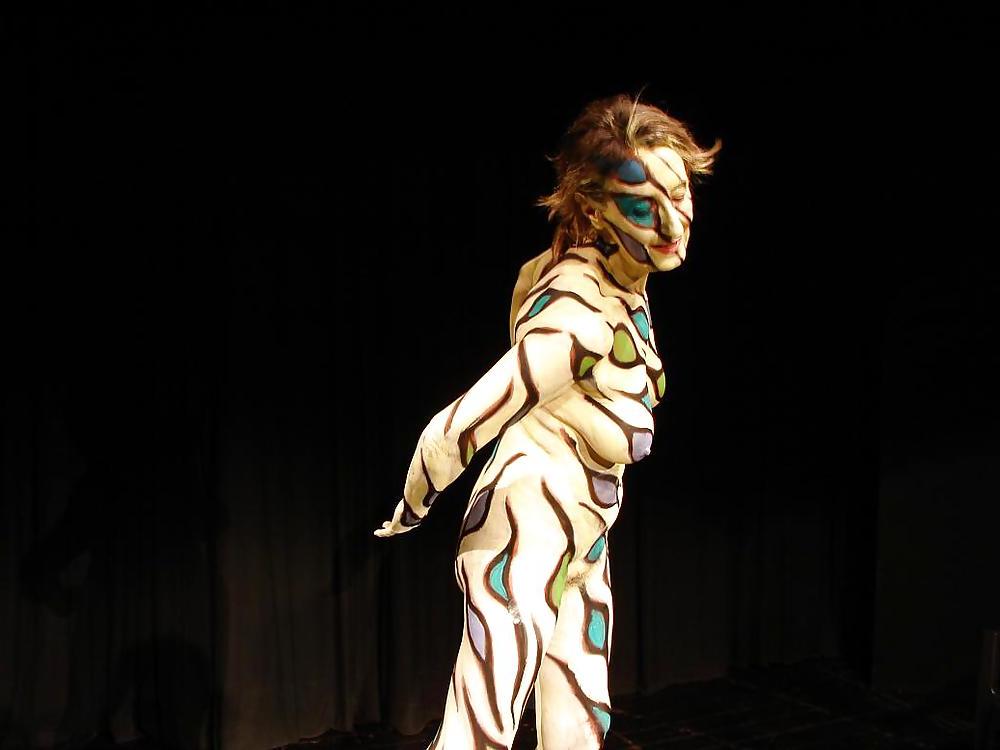 25P BODY PAINT ART