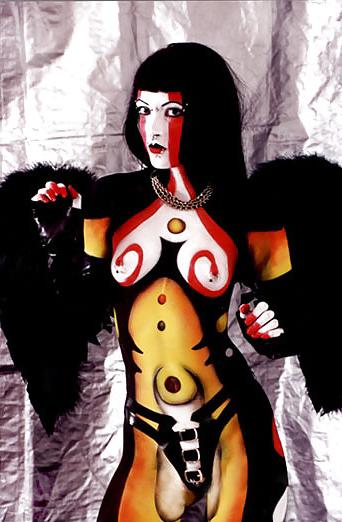 25P BODY PAINT ART