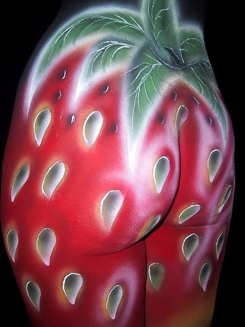 25P BODY PAINT ART