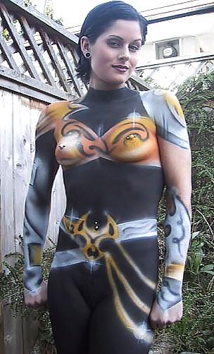 25P BODY PAINT ART