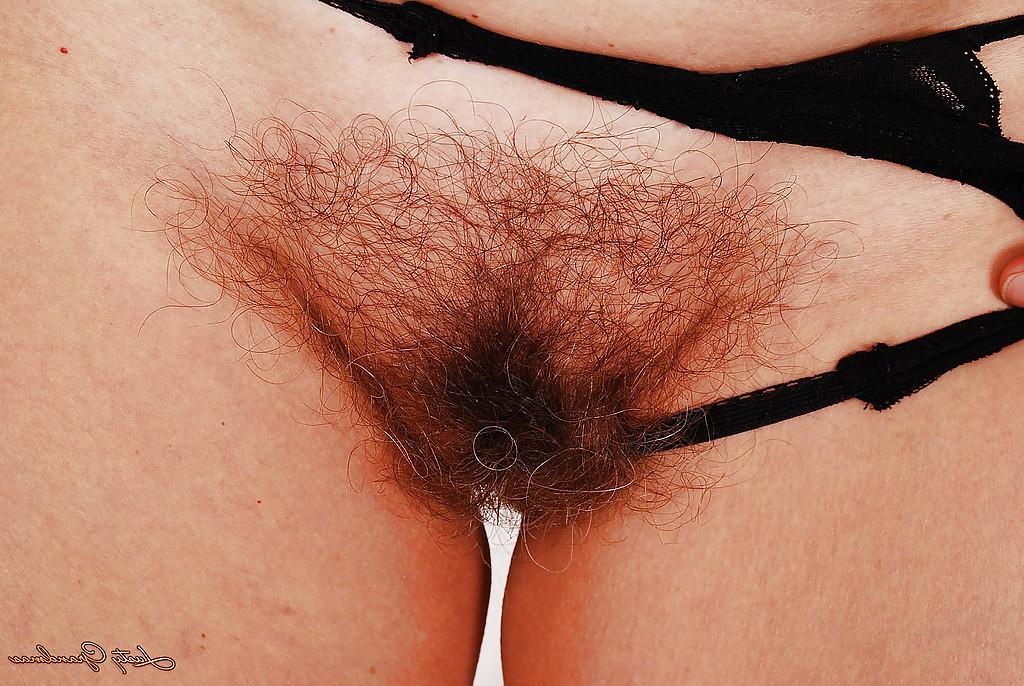 16P Short haired granny taking off her lingerie and showing off her hairy vag