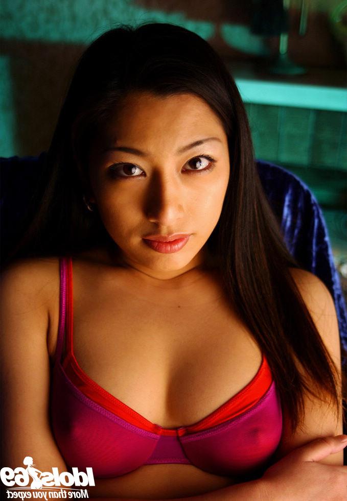 16P Stunning asian babe Ran Asakawa uncovering her petite tiny tits