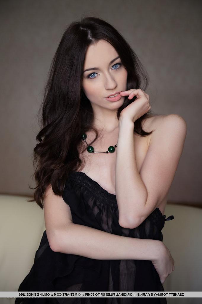 18P Glamour girl Zsanett Tormay loosing sexy pussy from under sheer lingerie