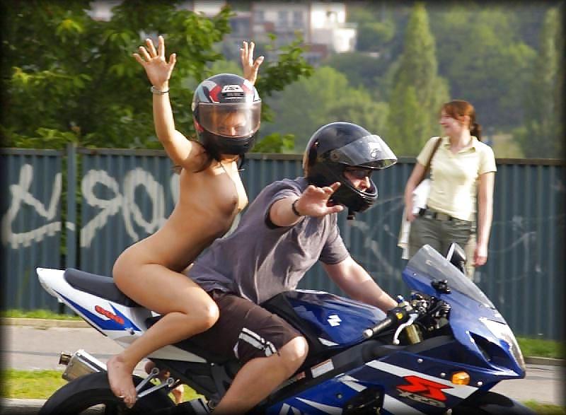 25P PUBLIC NUDITY 2