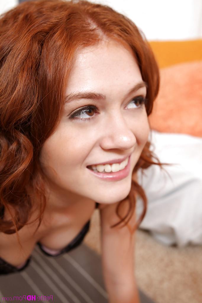 16P Curly-haired teen Alice Green is playing with her juicy ass!
