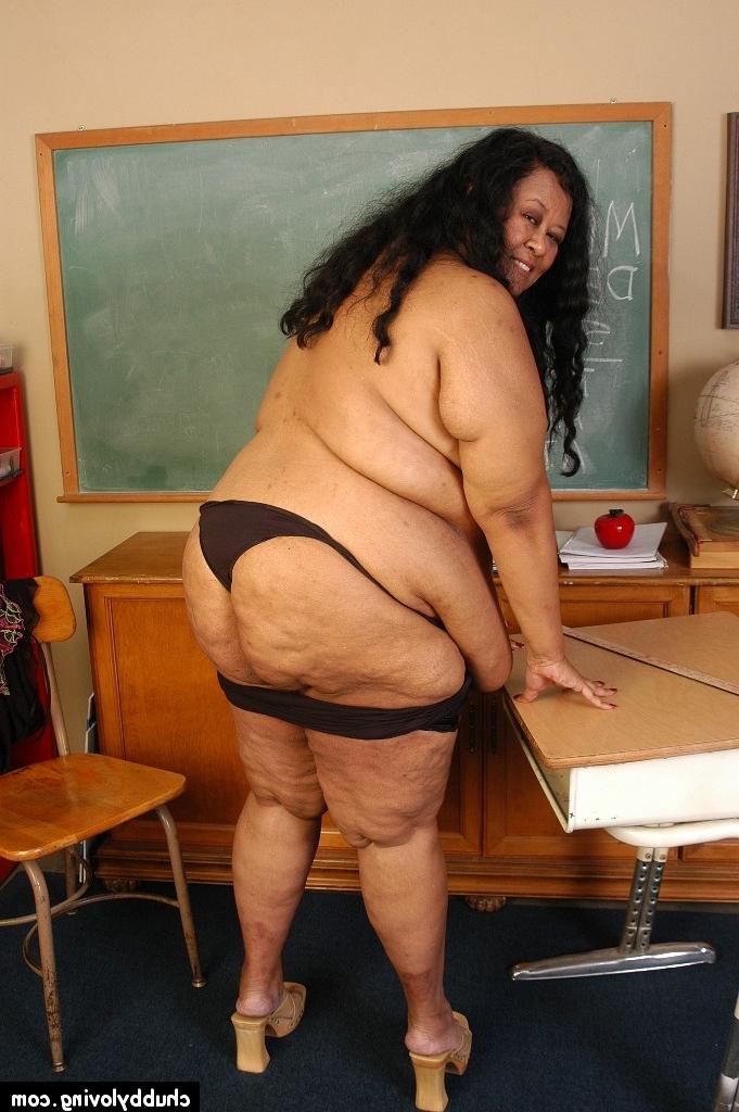 16P SSBBW Latina teacher Debrina baring incredible saggy boobs and fat rolls