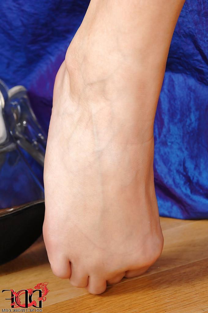 16P Sensuous glam ladies have some foot fetish lesbian fun on the bed