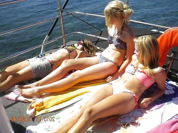 25P The One and Only! Moaning Myrtle Pictures 2  Bikini Girls