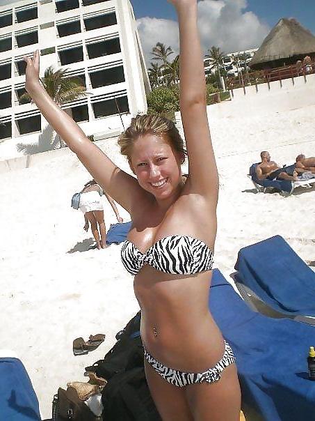 25P The One and Only! Moaning Myrtle Pictures 2  Bikini Girls