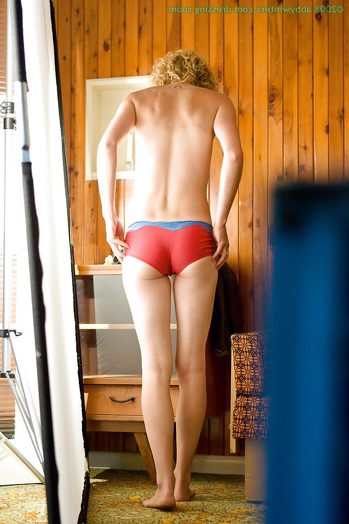 16P A perverted peeking Tom watches young amateur Sue getting dressed