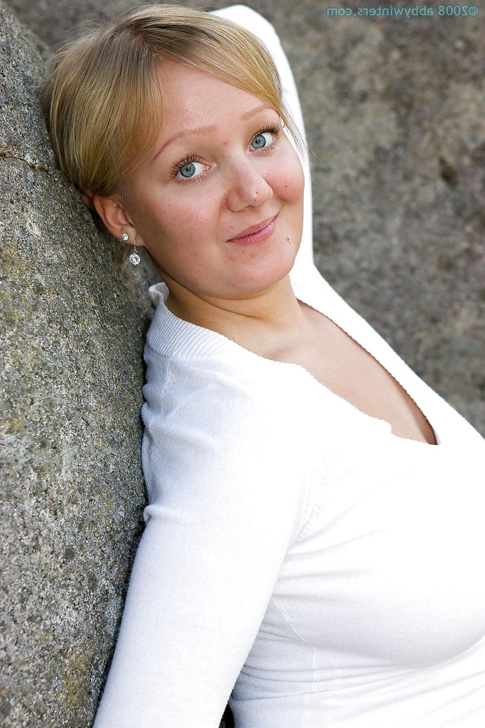 21P Gorgeous curvy claire j