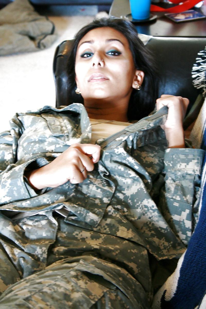 25P Military chick strips