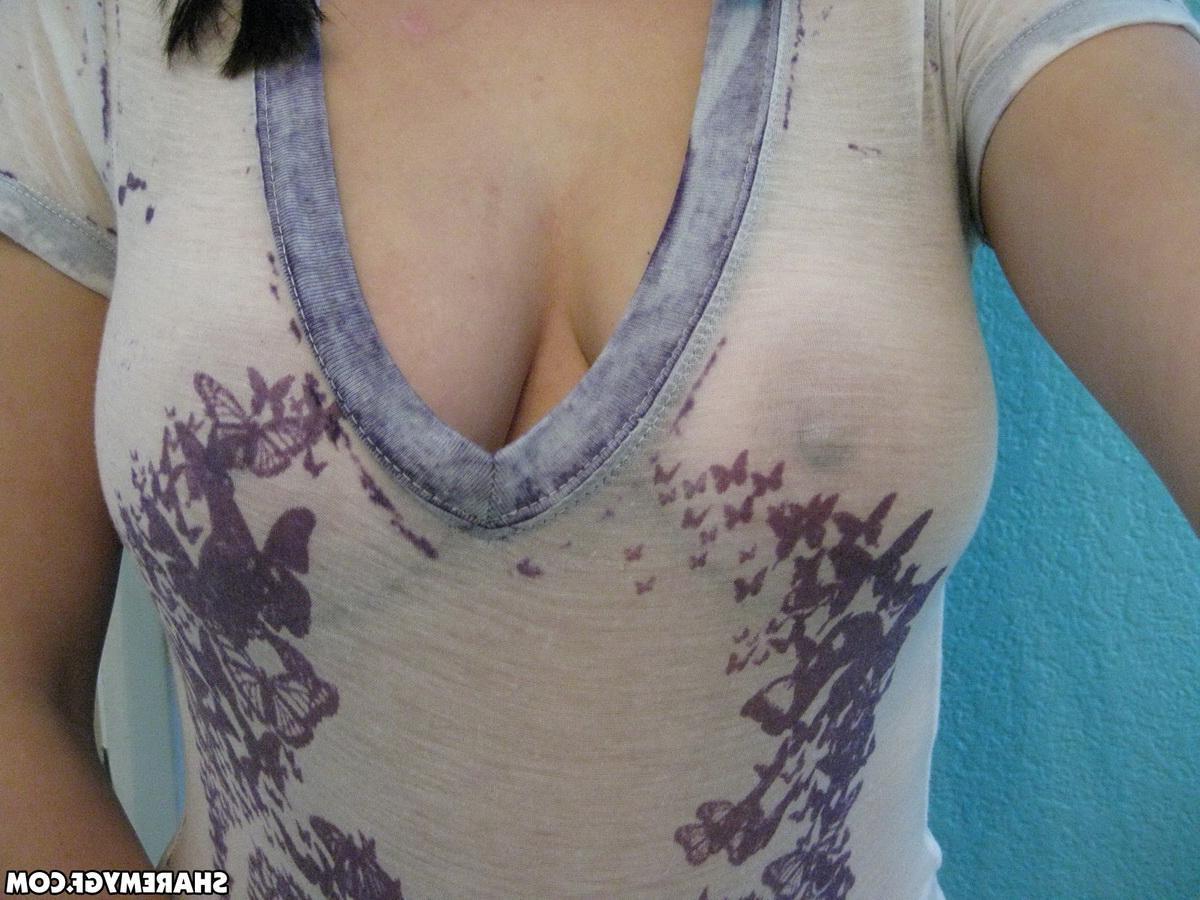 20P Busty brunette beauty takes selfies in the bathroom