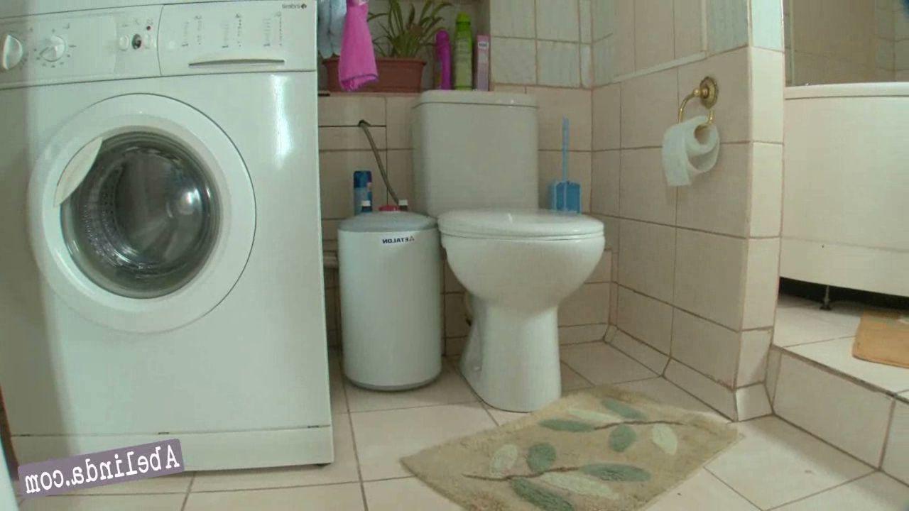 20P Pictures of Abelinda toying her wet pussy in the bathroom
