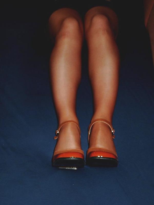 25P Pantyhose and miniskirt