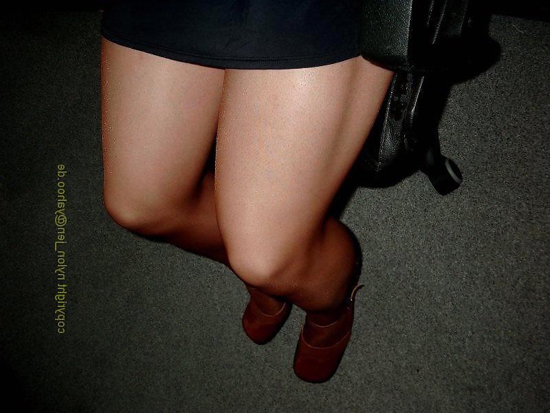 25P Pantyhose and miniskirt