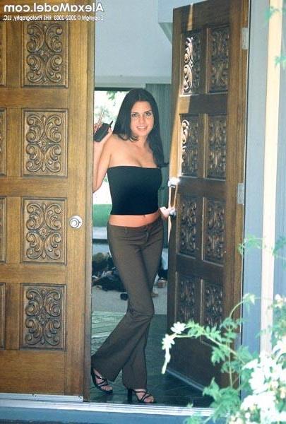 14P Alexa Model poses and plays