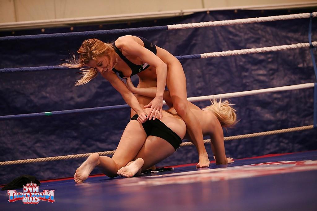 16P Beautiful lesbian Nikky Thorne and Brandy Smile commence catfight